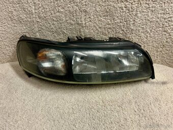Přední světla Volvo V70/XC70 Halogen, Originál - 2