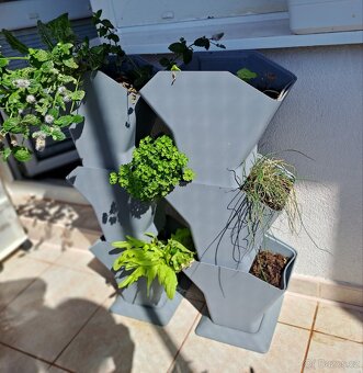 Samozavlažovací vertikalní květináče, Tree, Plastia - 2
