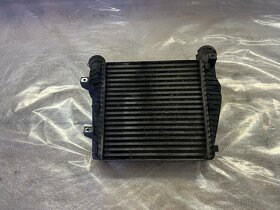PRAVÝ INTERCOOLER AUDI Q7 3.0 TDI 7L6145804A - 2