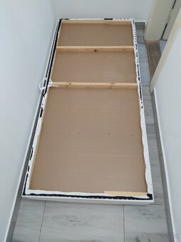 Matrace na dřevěném rámu 200
x 90
- 2