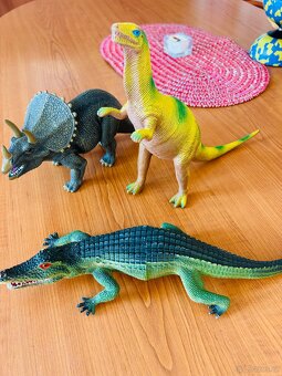 Dinosauři + krokodýl - 2