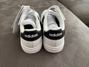Adidas dětské tenisky vel.30 Grand Court 2.0 EL - 2