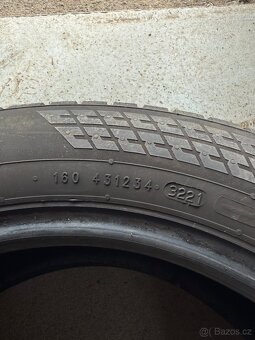 Prodám zimní pneu 215/55 R17 - 2