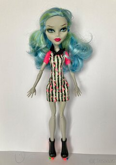 Monster high Ghoulia Yelps brusle - 2