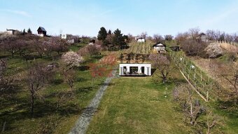 pozemek 3069m² se stavebním povolením "chaty" a chata k re - 2