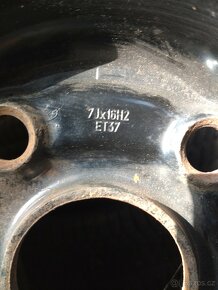 Prodám sadu plechových disků 5x112 - 7Jx16 ET37 včetně pneu - 2