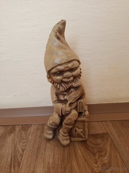 Prodám keramického trpaslíka za 175kč. - 2