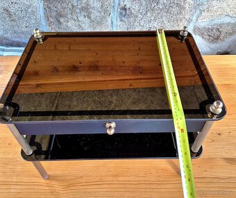 Skleněný dvoupatrový stolek - 2