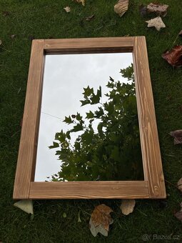 Zrcadlo v dřevěném rámu 50x70cm - světlý ořech - 2