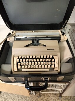 Psací stroj - 2