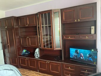 Obývací stěny v dobrém stavu - 2