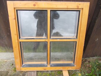 Dřevěné okno 88/88 cm, zdvojené. - 2