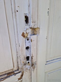 Dvoukřídlé dveře z období Československa - 2