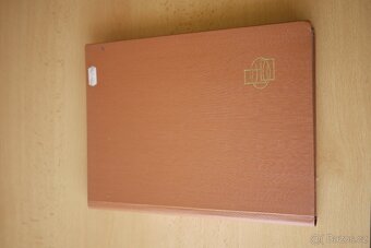 Prodám albumy plné známek... - 2