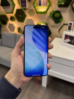 iPhone 15 Pro Max 256GB Black Titanium - 2