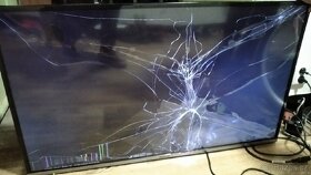 Panasonic TX-42AS520E - 2