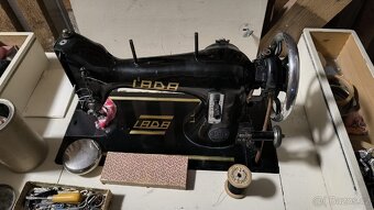 Šicí stroj lada - 2