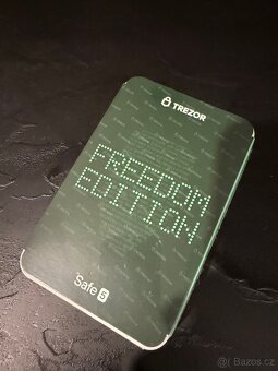 Limitovaná edice Trezor Safe 5 Freedom Edition - 2