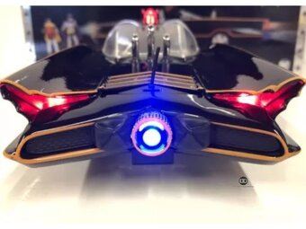 Batmobil 1:18 - 2