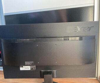 Prodám Monitor zn.Acer je poškrabaná obrazovka pri puštění t - 2