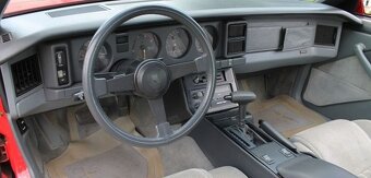 PONTIAC FIREBIRD 3.1 V6 rok 1987 - 2