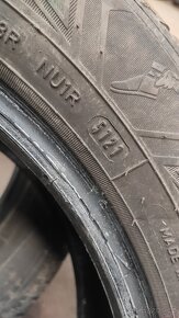 Celoroční Goodyear 215/55/17 - 2
