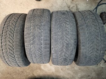 Goodyear ultra grip Performance 235/55 r17 - 2