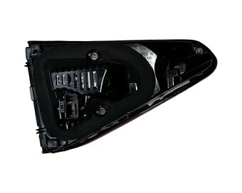 Pravé zadní vnitřní světlo 5TA945308B VW Touran 5T r.v. 2016 - 2