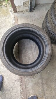 Pneu 225/40 r18 - 2