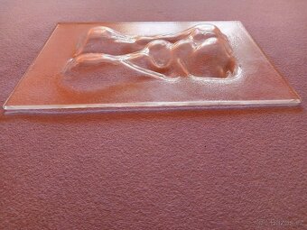 Unikátní skleněná,profilovaná misa - 2