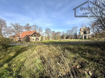 Stavební pozemek  10472 m² se zemědělskými budovami, Stráž - - 2