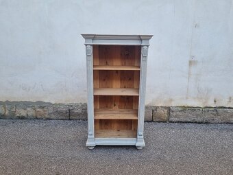 KRÁSNÁ STARÁ ZDOBENÁ KNIHOVNA - REGÁL - 2