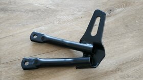 Yamaha MT03 - držák stupačky spolujezdce - 2