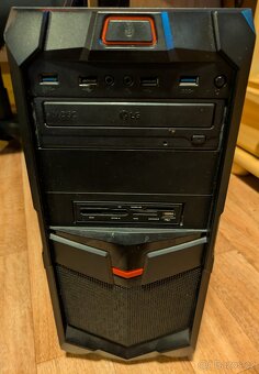 PC herní - starší + Monitor - 2