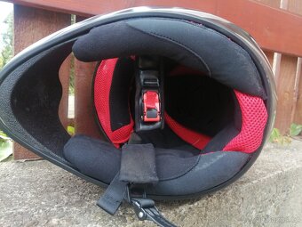 přilba na motorku - 2