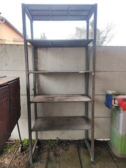 Kovový regál - 2