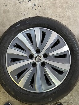 Alu kola r17 215/55 skoda superb - 2