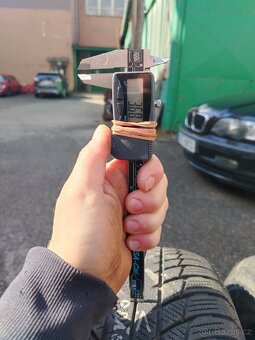225/55R17 - 2