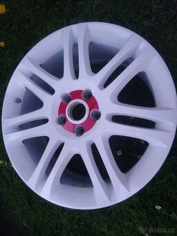 5ks - Alu BÍLÁ kola orig. Škoda R18 + pneu 235/40 R18 - 2