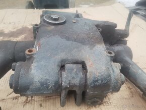 Víko hydrauliky Zetor - 2