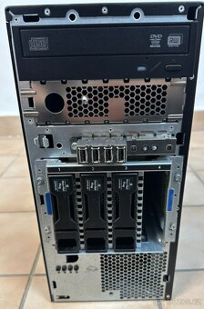 HP Proliant ml310e gen8 v2 - 2