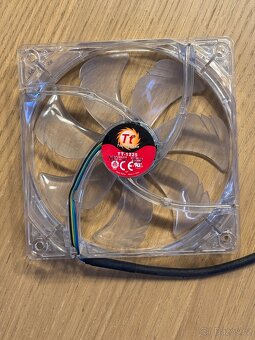 Thermaltake TT-1225 120mm LED ventilátor 4-pin - 2