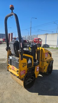 Prodám vibrační válec JCB 2t - 2
