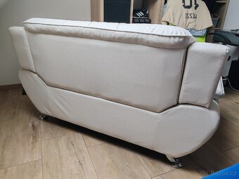 2místná pohovka z Eco kůže bílé barvy - 2