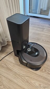 iRobot Roomba i7+ s vyprázdňovací stanicí se zárukou - 2