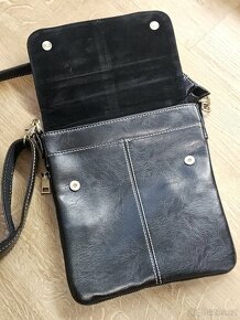 Tmavá taška crossbody 25 x 23 x 6 cm - 2