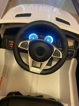 Dětské elektrické autíčko - 2