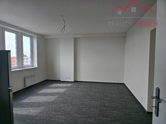 Pronájem bytu 1+kk, rekonstrukce, 34 m2, Žižkovo náměstí - A - 2