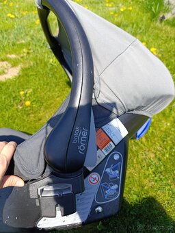 Autosedačka Britax Römer Baby Safe + základna (báze) - 2