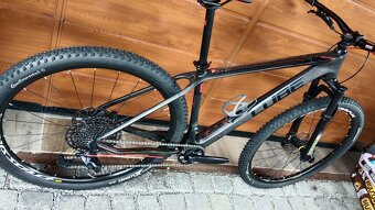 CUBE Reaction Carbon GTC vel.18 ML 163-183cm - 2